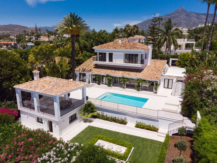 Villa avec 5 chambres et 5 salles de bain - Villa moderne avec vue imprenable sur la mer à Parcelas del Golf
