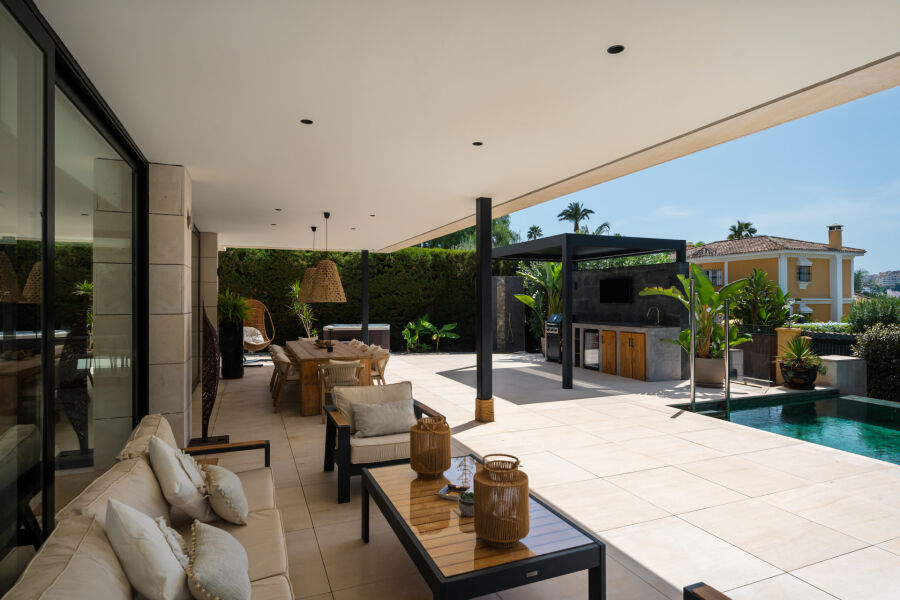 Paris 57 - Outstanding Villa on the Close to a Golf Course