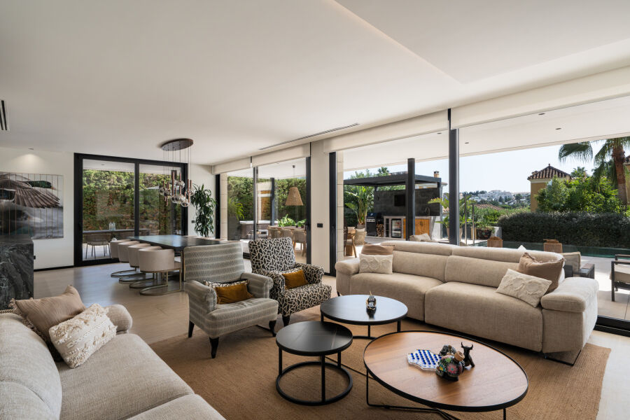 Paris 57 - Outstanding Villa on the Close to a Golf Course