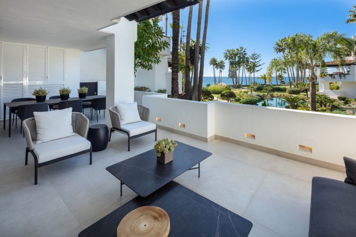 Dalia 1 - Modern Apartment with Andalusian Charm in Puente Romano