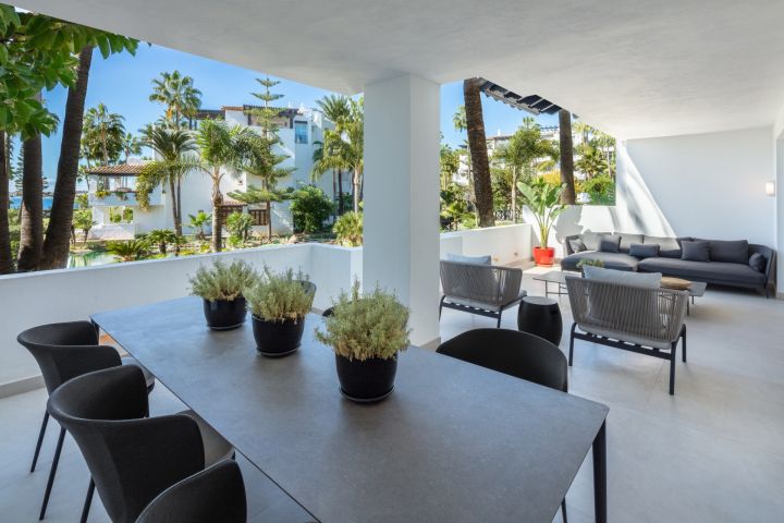 Dalia 1 - Modern Apartment with Andalusian Charm in Puente Romano