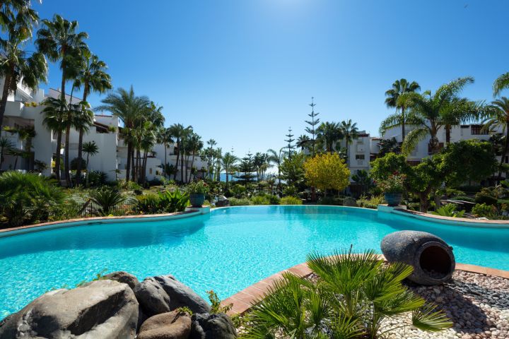 Dalia 1 - Modern Apartment with Andalusian Charm in Puente Romano