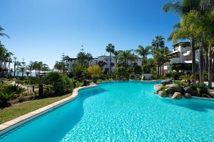 Dalia 1 - Modern Apartment with Andalusian Charm in Puente Romano