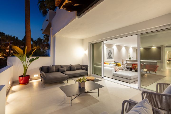 Dalia 1 - Modern Apartment with Andalusian Charm in Puente Romano