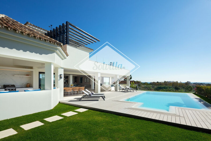 Villa avec 5 chambres et 5 salles de bain - Spacieuse maison de luxe dans une résidence fermée à Nueva Andalucia