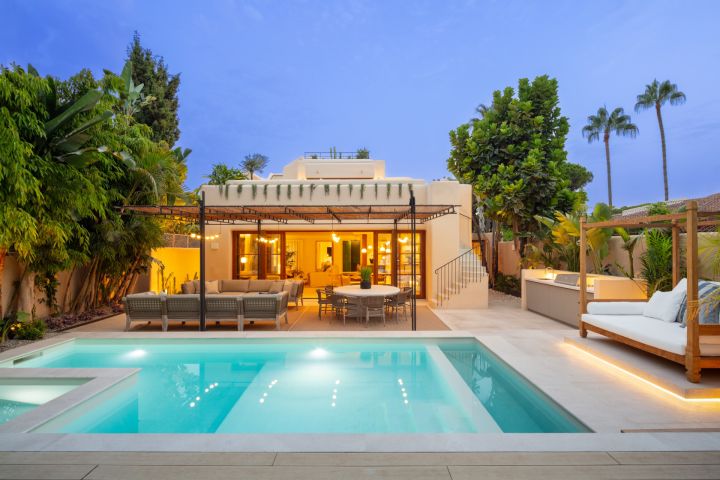 Goya 12 - Luxurious Home featuring Modern Design