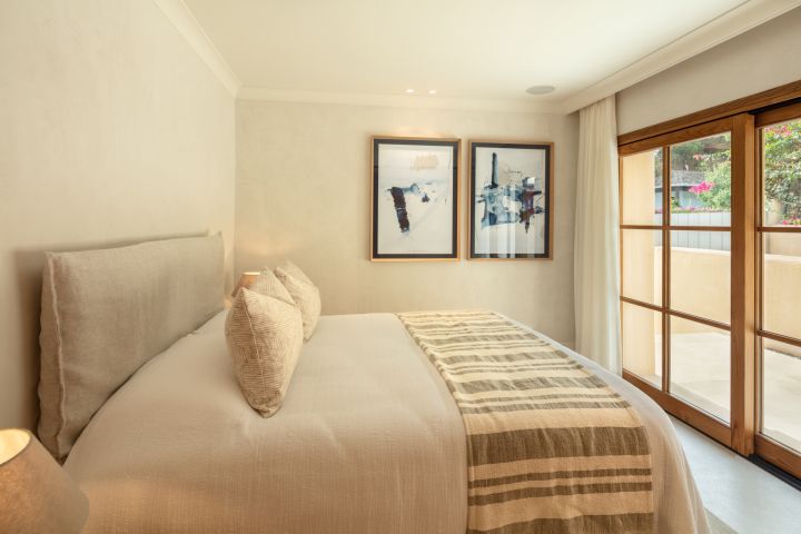 Goya 12 - Luxurious Home featuring Modern Design