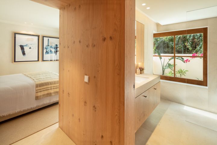 Goya 12 - Luxurious Home featuring Modern Design