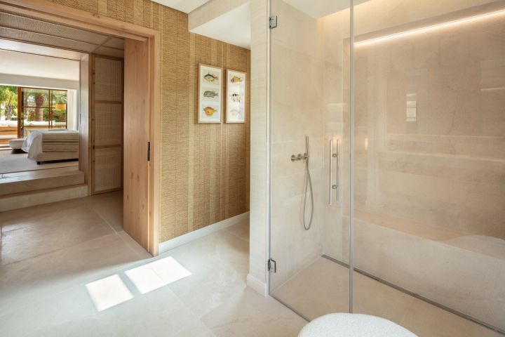 Goya 12 - Luxurious Home featuring Modern Design