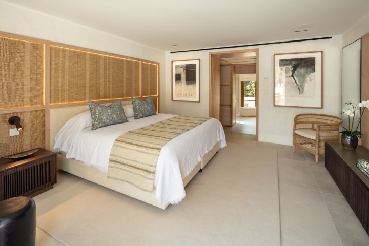 Goya 12 - Luxurious Home featuring Modern Design