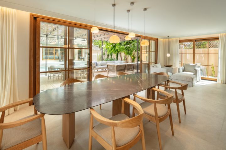 Goya 12 - Luxurious Home featuring Modern Design