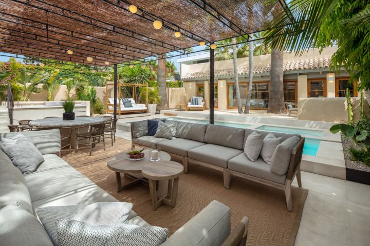 Goya 12 - Luxurious Home featuring Modern Design