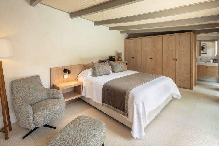 Goya 12 - Luxurious Home featuring Modern Design