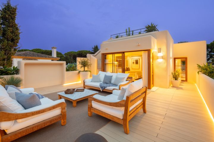 Goya 12 - Luxurious Home featuring Modern Design
