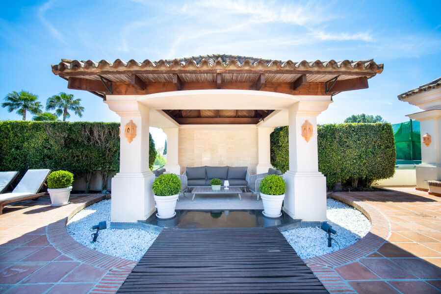 Villa avec 6 chambres et 5 salles de bain - Impressionnante maison moderne avec vue sur le golf à Aloha