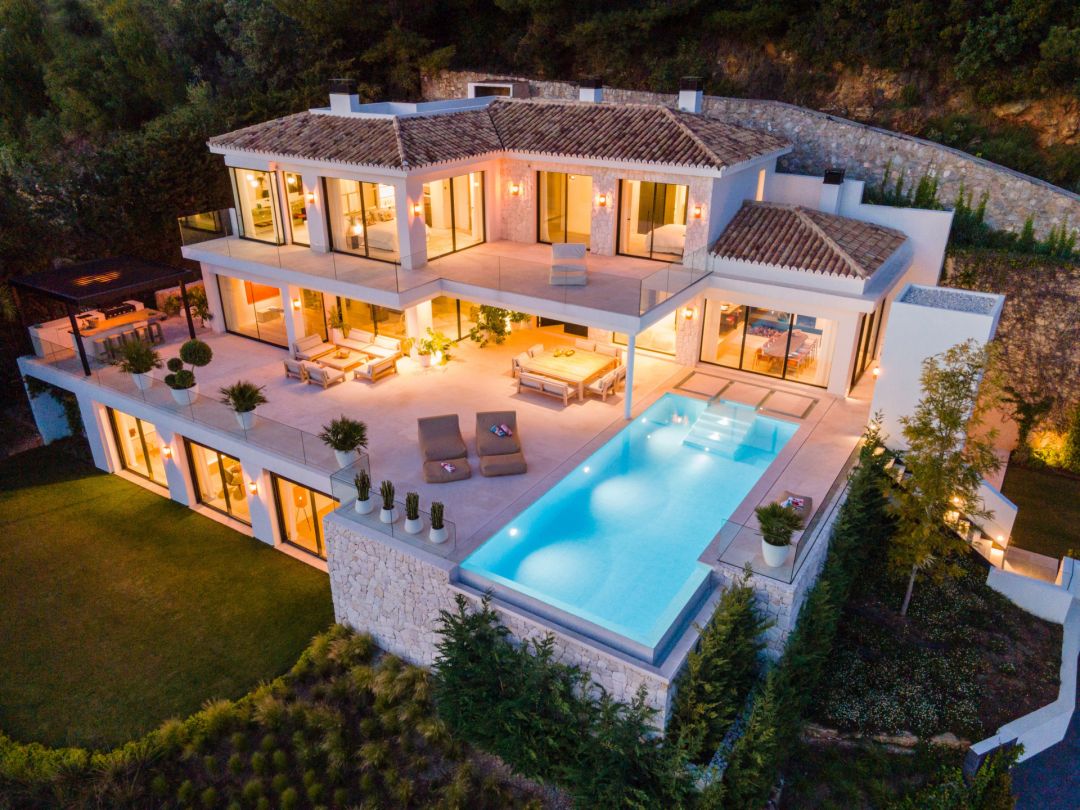 Camojan 45 - Bespoke Luxury Home with Top-Tier Finishes in Cascada de Camoján