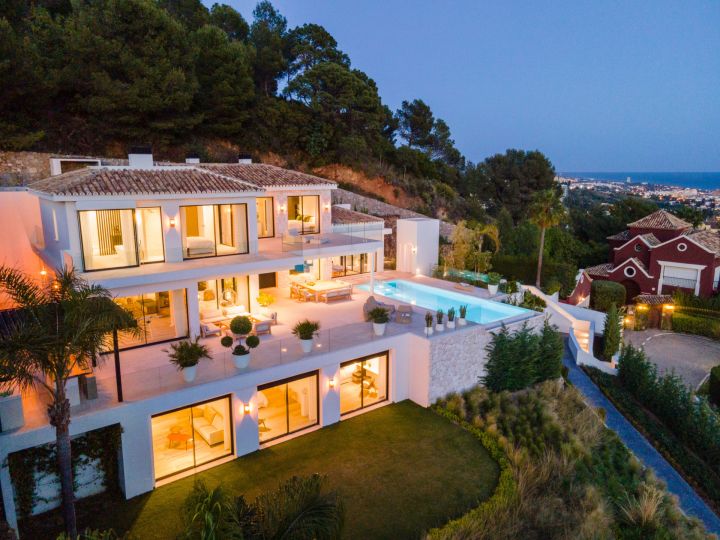Camojan 45 - Bespoke Luxury Home with Top-Tier Finishes in Cascada de Camoján