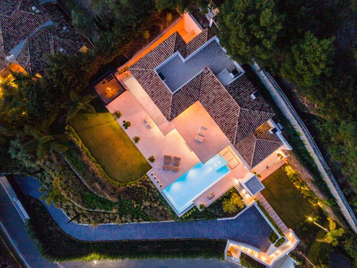 Camojan 45 - Bespoke Luxury Home with Top-Tier Finishes in Cascada de Camoján