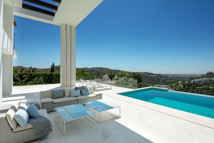 Villa avec 6 chambres et 6 salles de bain - Propriété contemporaine moderne au charme andalou à La Quinta