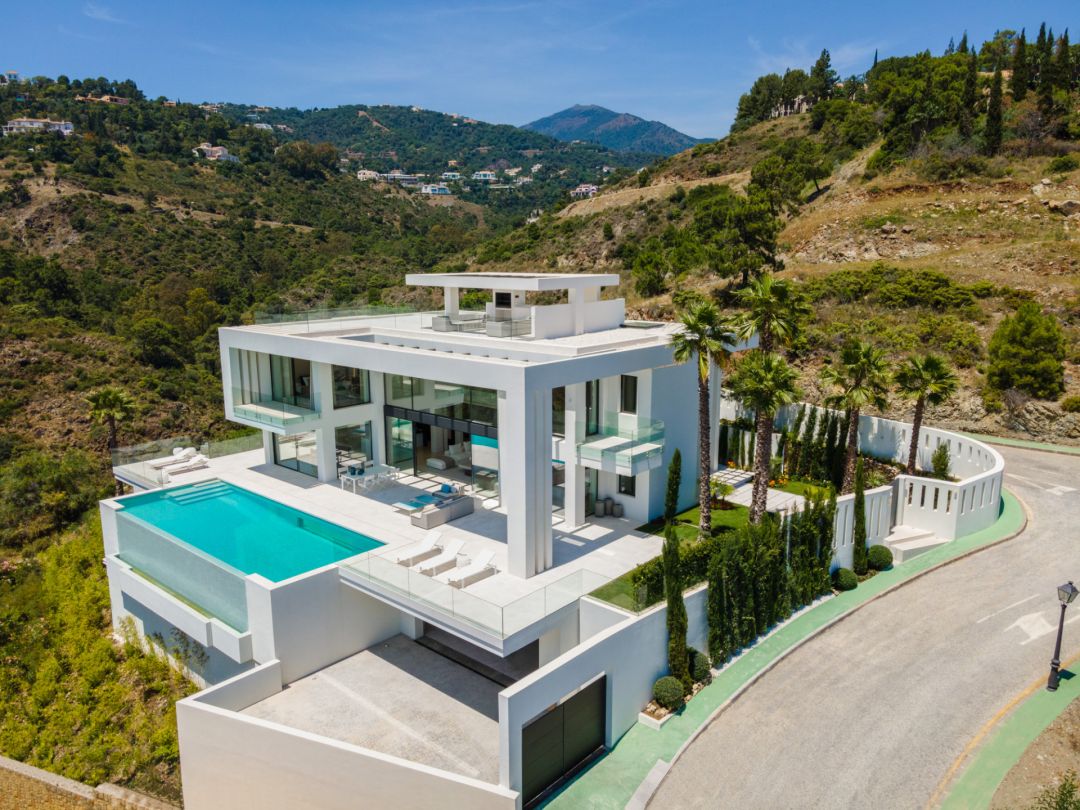 Villa avec 6 chambres et 6 salles de bain - Propriété contemporaine moderne au charme andalou à La Quinta