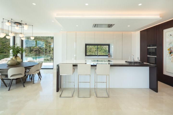 Villa avec 6 chambres et 6 salles de bain - Propriété contemporaine moderne au charme andalou à La Quinta
