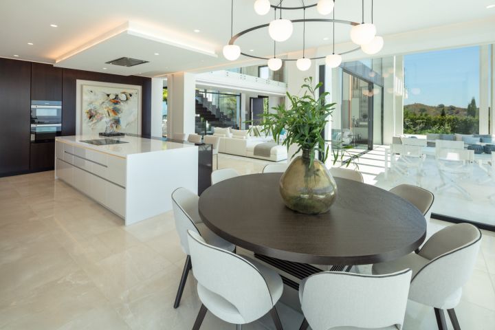 Villa avec 6 chambres et 6 salles de bain - Propriété contemporaine moderne au charme andalou à La Quinta