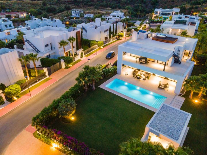 Los Olivos 10 - Impressive Exclusive Villa with Stunning Sea Views