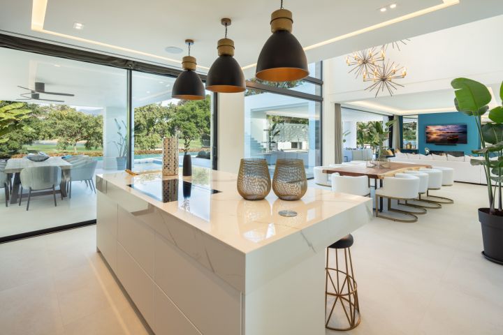 Villa Brisa - Propriété de luxe avec vue sur le golf à Nueva Andalucia