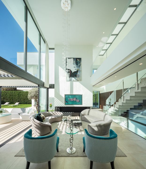 Villa Mistral - Stylish Luxury Property with Top-Tier Finishes
