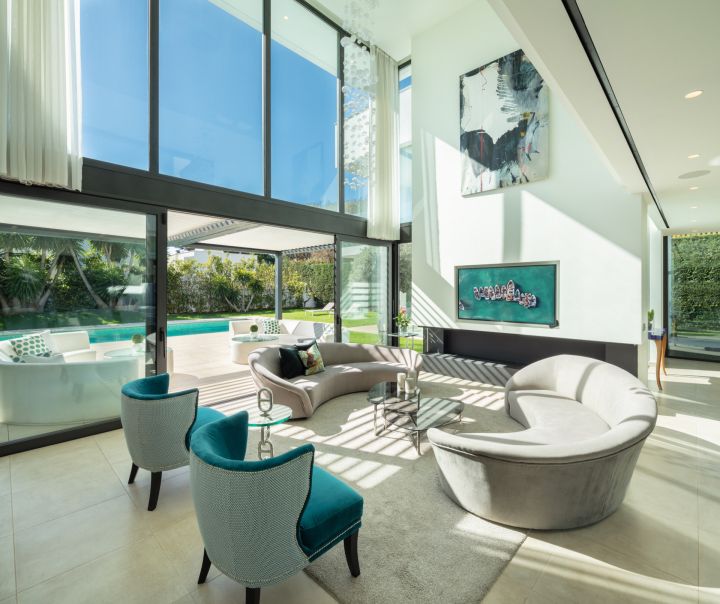 Villa Mistral - Stylish Luxury Property with Top-Tier Finishes