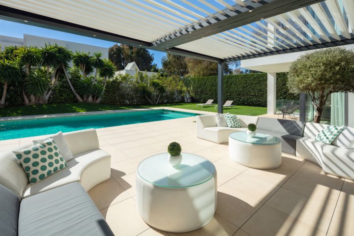 Villa Mistral - Stylish Luxury Property with Top-Tier Finishes