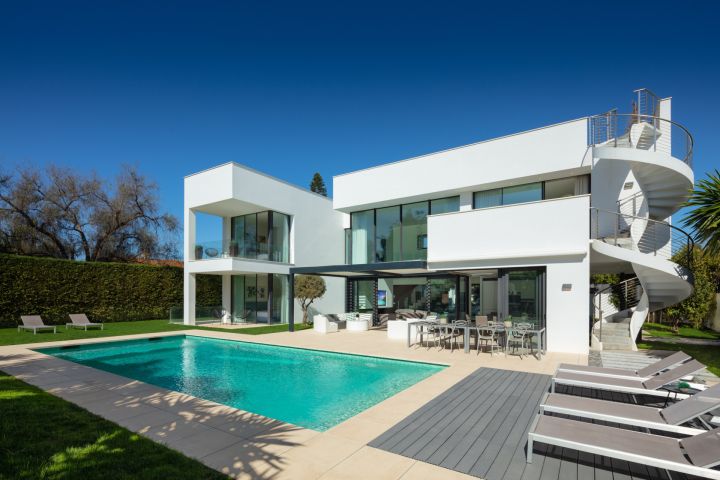Villa Mistral - Stylish Luxury Property with Top-Tier Finishes