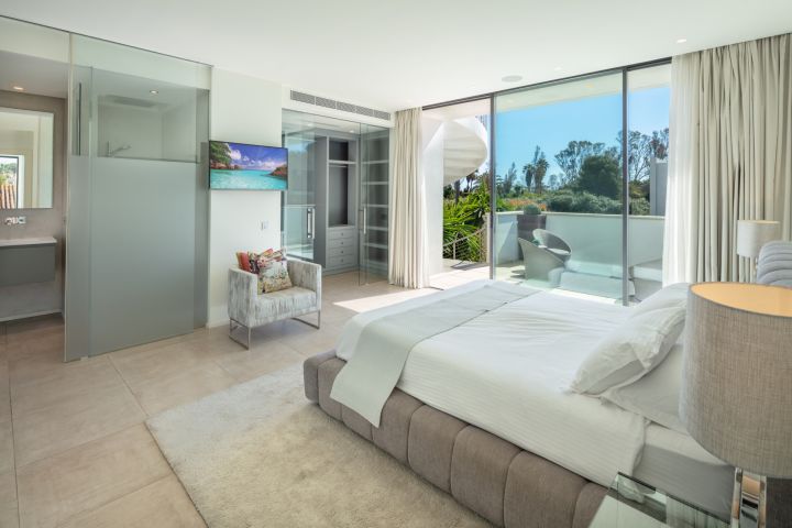 Villa Mistral - Stylish Luxury Property with Top-Tier Finishes