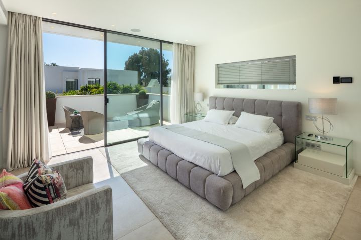 Villa Mistral - Stylish Luxury Property with Top-Tier Finishes