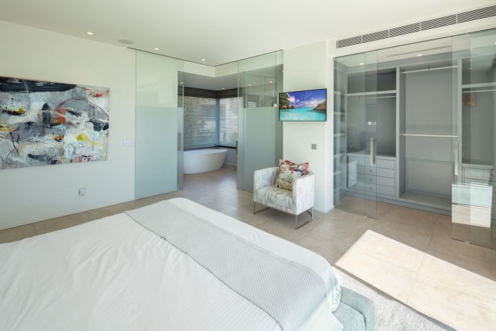 Villa Mistral - Stylish Luxury Property with Top-Tier Finishes