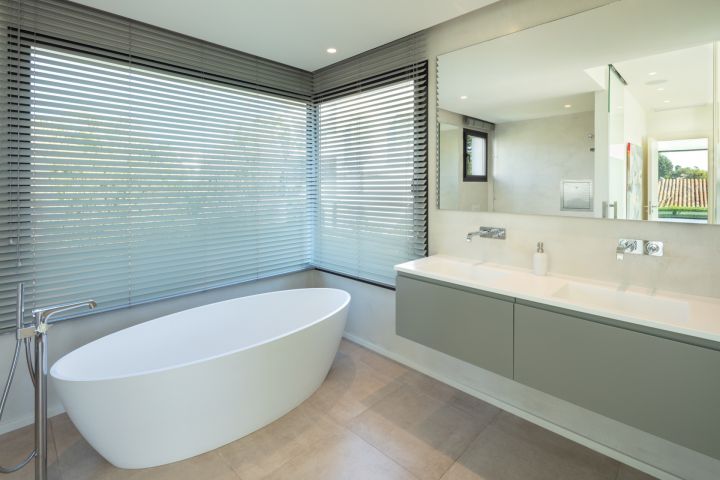 Villa Mistral - Stylish Luxury Property with Top-Tier Finishes