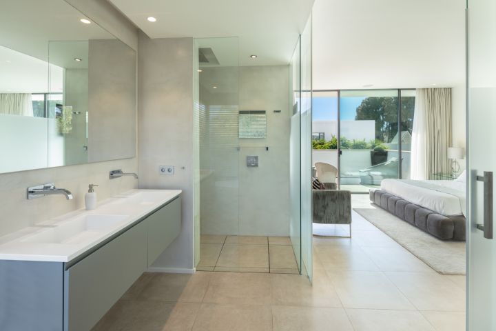 Villa Mistral - Stylish Luxury Property with Top-Tier Finishes