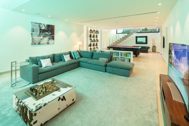 Villa Mistral - Stylish Luxury Property with Top-Tier Finishes