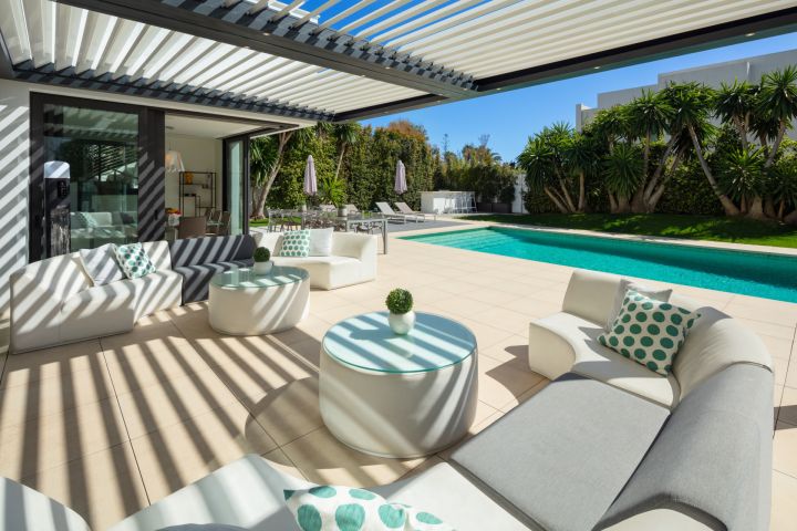 Villa Mistral - Stylish Luxury Property with Top-Tier Finishes