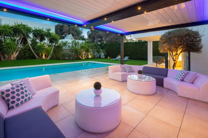 Villa Mistral - Stylish Luxury Property with Top-Tier Finishes