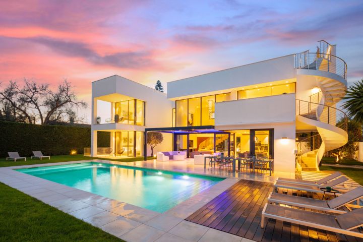 Villa Mistral - Stylish Luxury Property with Top-Tier Finishes