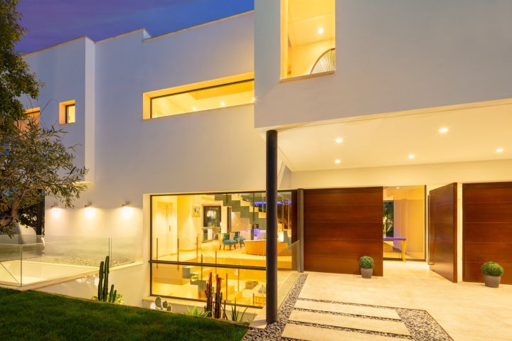 Villa Mistral - Stylish Luxury Property with Top-Tier Finishes