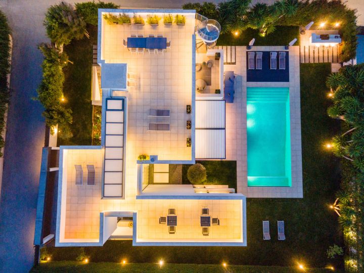 Villa Mistral - Stylish Luxury Property with Top-Tier Finishes