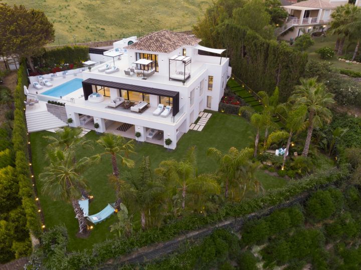 Lotus 5 - Luxury Property featuring Modern Design in Nueva Andalucia