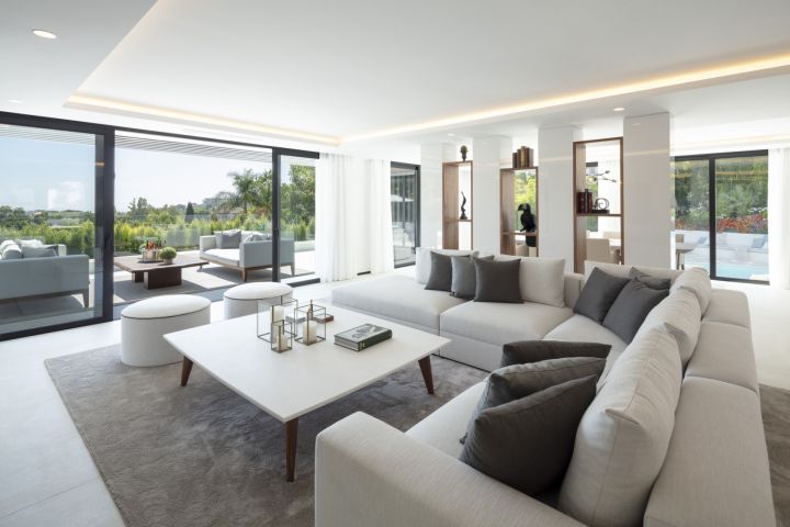 Lotus 5 - Luxury Property featuring Modern Design in Nueva Andalucia