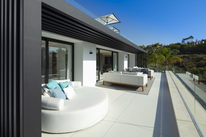 Lotus 5 - Luxury Property featuring Modern Design in Nueva Andalucia