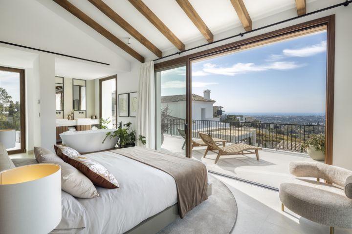 Spanish Corner - Villa 16 - Spacious Luxury Property on the Frontline of a Golf Course