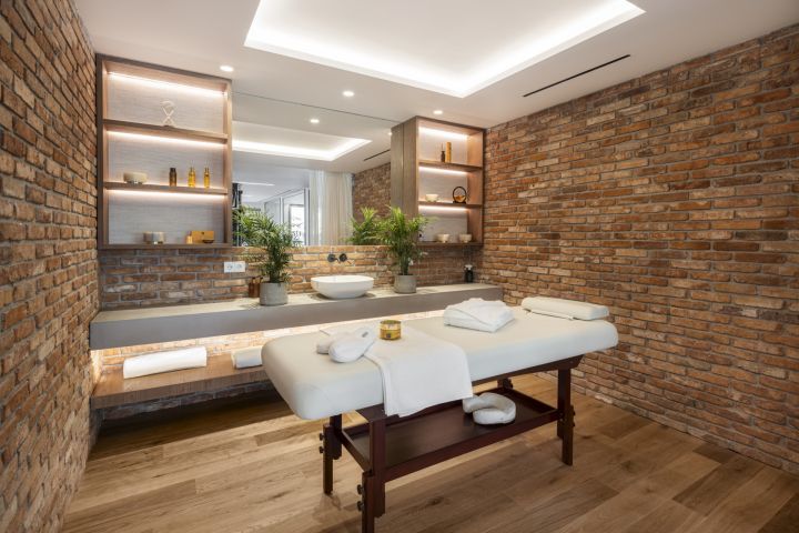 Spanish Corner - Villa 16 - Spacious Luxury Property on the Frontline of a Golf Course