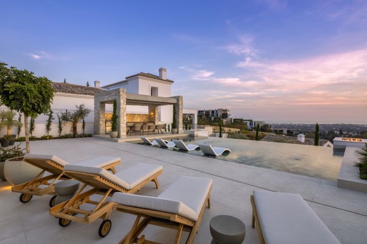 Spanish Corner - Villa 16 - Spacious Luxury Property on the Frontline of a Golf Course