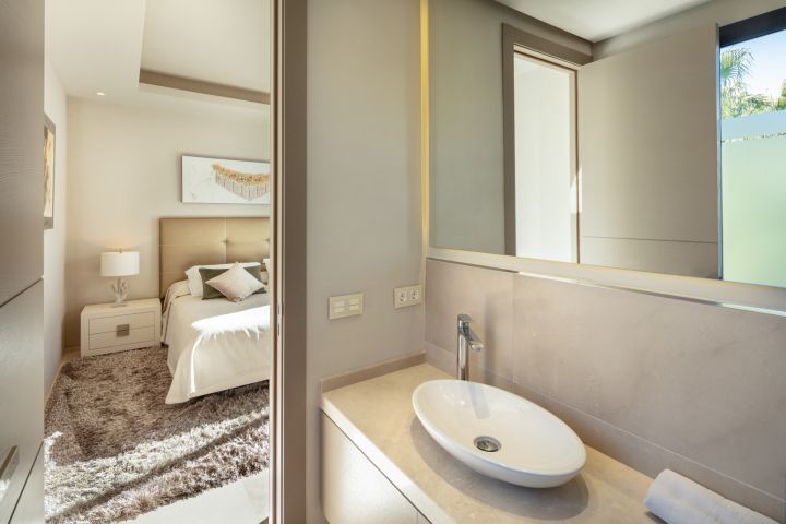 Villa con 5 dormitorios y 5 baños - Elegante villa con vistas panorámicas